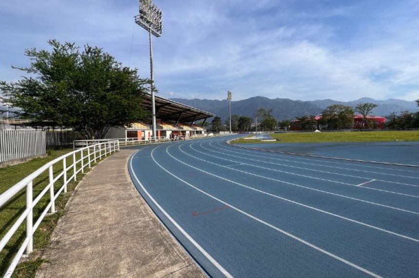 Molestia por el cierre de la pista de atletismo del Parque Deportivo