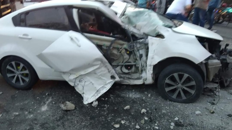 Conductor sufrió aparatoso accidente en la vía que conduce a Picaleña 