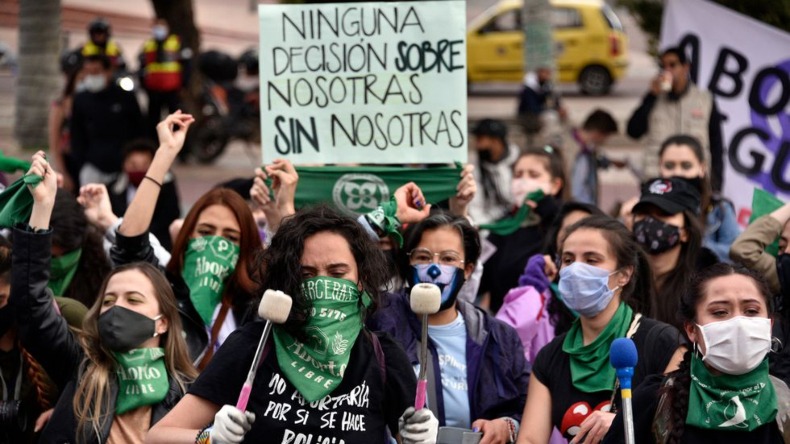Corte Constitucional propone despenalizar el aborto en Colombia