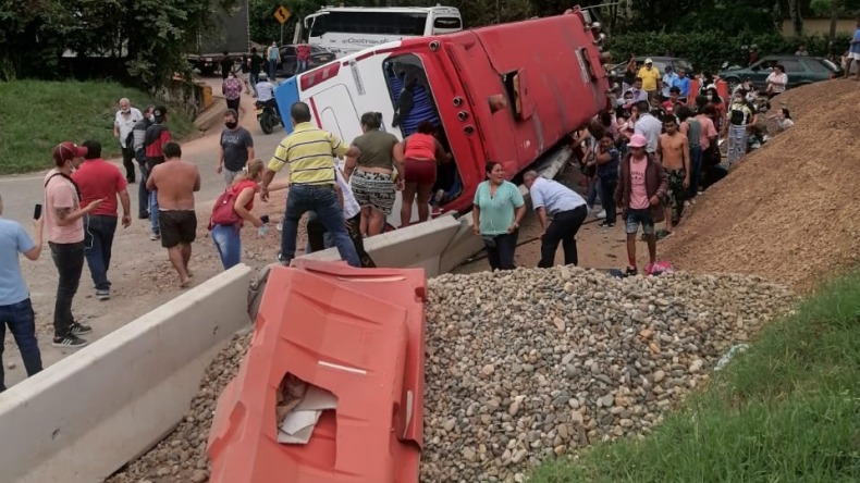 Más de 20 heridos habría dejado accidente en la vía Melgar - Ibagué 
