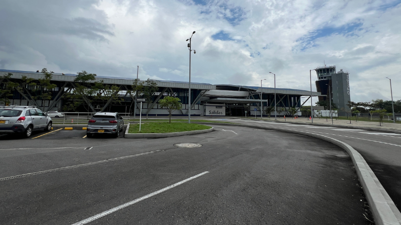 Anuncian cambios en la salida del Aeropuerto Perales