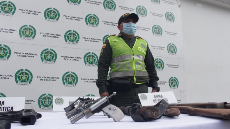Más de 40 armas fueron entregadas voluntariamente en la comuna Ocho de Ibagué