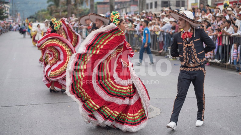 Prepárese para el desfile, los reinados y la rumba: esta es la programación del Festival Folclórico Colombiano