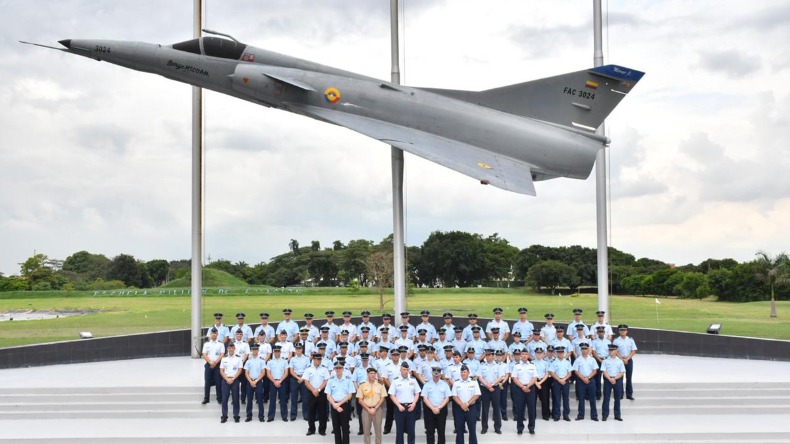 ¿Interesado en hacer parte de la Fuerza Aérea Colombiana? Hay más de 450 vacantes disponibles para civiles