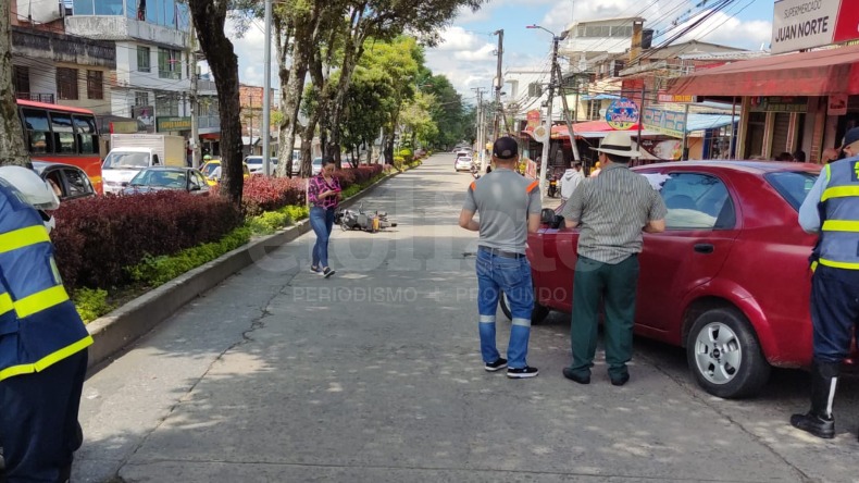 Ambulancia habría omitido atención de una motociclista que se accidentó en las calles de Ibagué