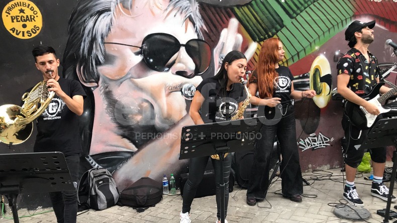 Banda 'Entorchados' realizó concierto de despedida al muro simbólico que los vio nacer en Ibagué
