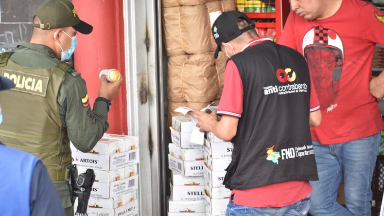 Fueron incautadas 10.500 cervezas de contrabando en una bodega Melgar