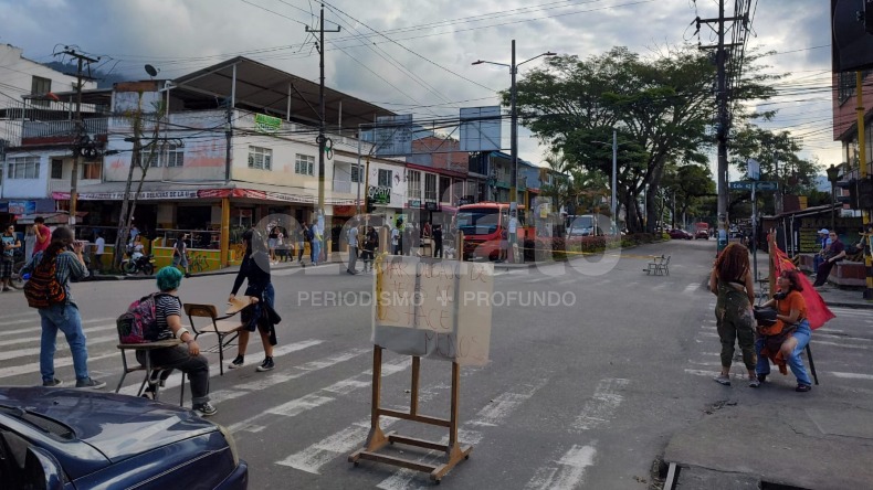 Estudiantes de la Universidad del Tolima bloquean el paso vehicular en la carrera Cuarta