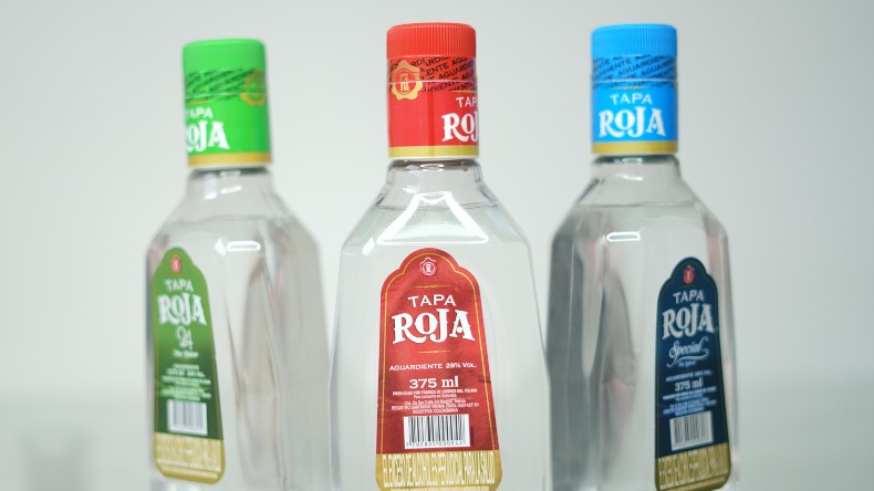 Invima autorizó a la Fábrica de Licores del Tolima vender aguardiente en botellas de plástico