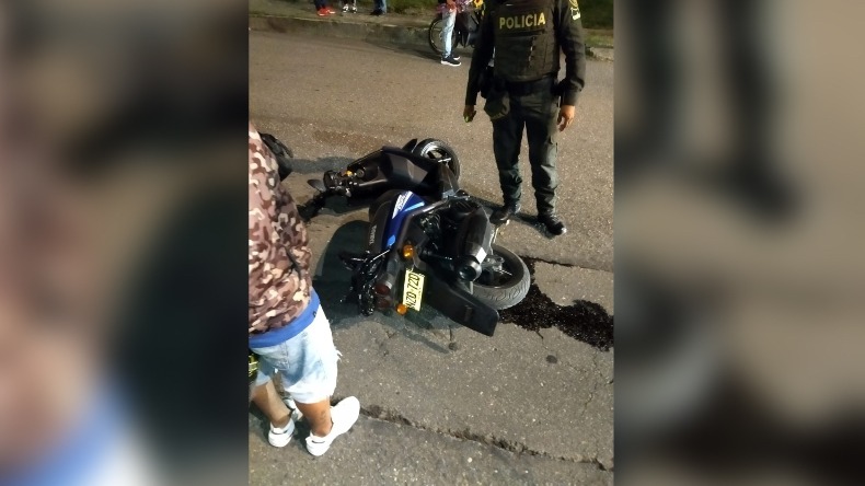 Grave accidente en el sur de Ibagué dejó a un motociclista en delicado estado de salud 
