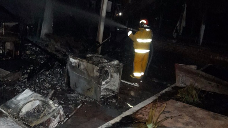 Incendio en Chicoral cobró la vida de un perro y dejó una edificación reducida a cenizas