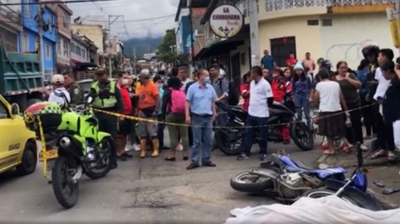 Mujer falleció tras ser embestida por una motocicleta en el barrio Ambalá