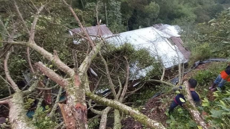 Deslizamiento de tierra cayó sobre una familia en el Tolima