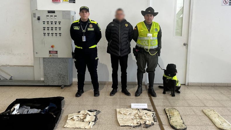 Se revelan más detalles del hombre capturado con cocaína en el Aeropuerto Perales 