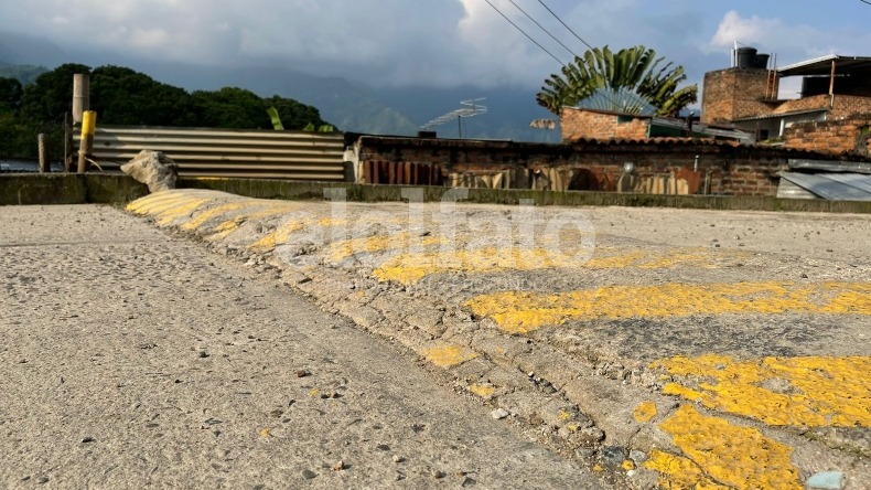Con venta de tamales y lechona, habitantes del barrio Restrepo de Ibagué pavimentaron sus vías