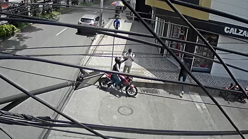 Ladrón en motocicleta tiene 'azotados' a los residentes del barrio Gaitán en Ibagué 