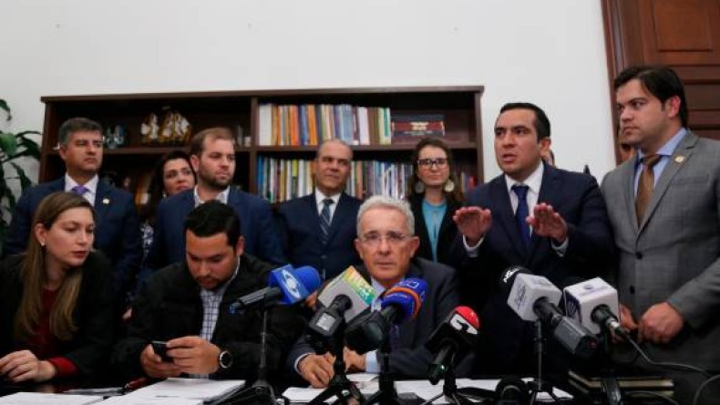 Uribe se opone a la reforma tributaria del presidente Duque y lanza propuesta menos agresiva
