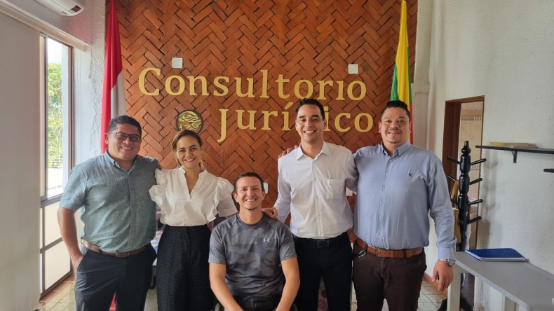 44 estudiantes y seis docentes de la UT brindan asesoría legal a personas de escasos recursos del Tolima