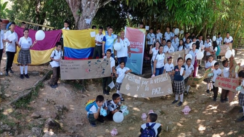 Estudiantes de Chaparral vivieron la jornada ‘La Escuela Abraza la Verdad’