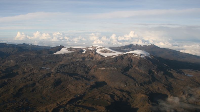 Aumentó el nivel de riesgo en el Volcán Nevado Santa Isabel 