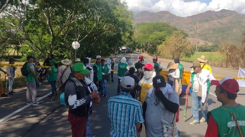 Cierre en la vía Natagaima - Neiva por protesta de comunidades indígenas 