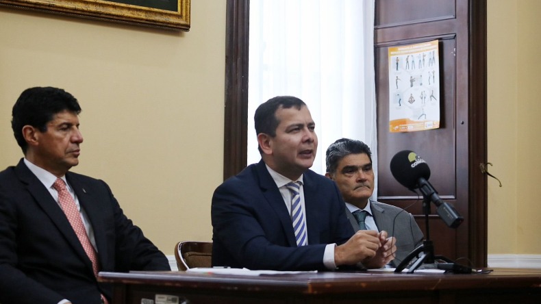 Celsia hizo conejo en el Tolima y no rebajó las tarifas de energía, dice el senador Miguel Barreto