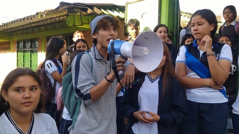 Estudiantes del Colegio Maximiliano Neira Lamus protestaron por mejores condiciones de infraestructura 