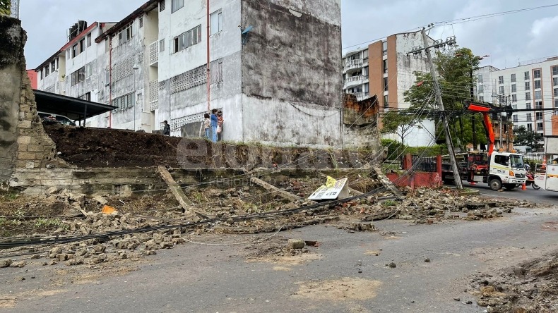 Emergencia en la calle 37 de Ibagué: un muro se desplomó en el sector de Villa Teresa