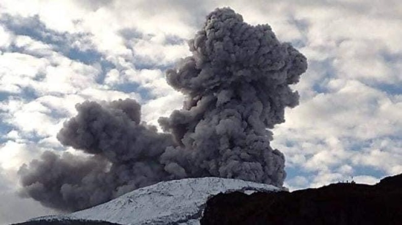 Siguen los sismos y el movimiento de fluidos al interior Volcán nevado del Ruiz