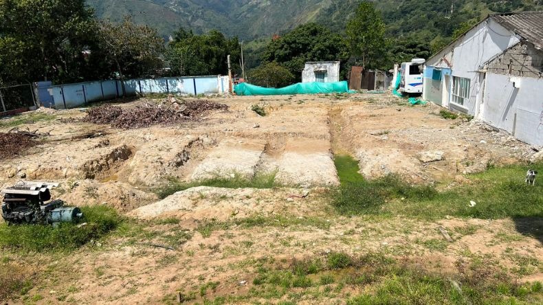 Obras de nuevos hospitales en Rioblanco y Chaparral siguen en el limbo 
