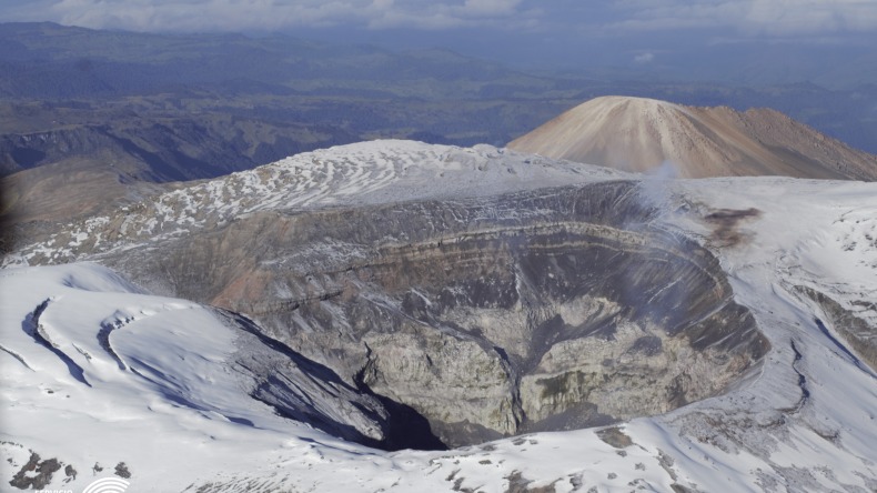 Continúa la alerta naranja en el volcán Nevado del Ruiz