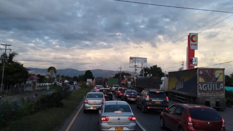 Tenga paciencia: reportan monumental trancón en la vía Bogotá - Ibagué