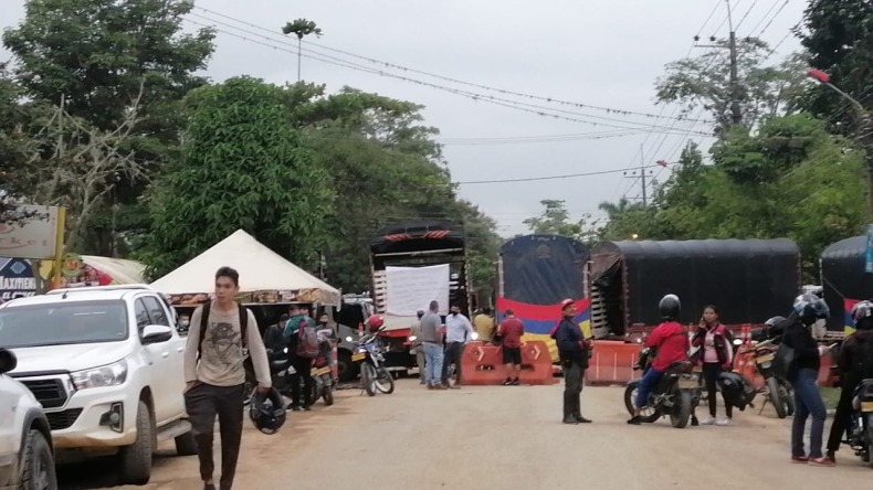 Bloqueo de transportadores deja incomunicados a habitantes del Totumo y Rovira con Ibagué