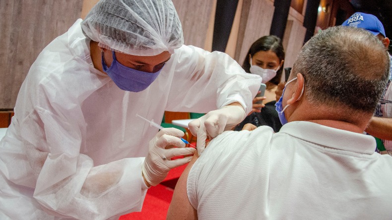 Asista a la jornada de vacunación masiva contra el COVID-19 en la Gobernación del Tolima 