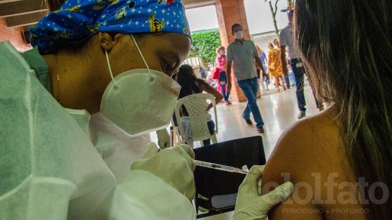Mayores de 18 años podrán vacunarse contra el COVID-19 este viernes en Ibagué