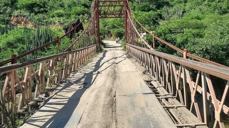 Ciudadanos de Alpujarra piden a la Gobernación del Tolima que intervenga el puente de 