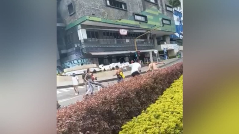 Nueva pelea entre manifestantes y motociclistas por bloqueos en la calle 60 de Ibagué
