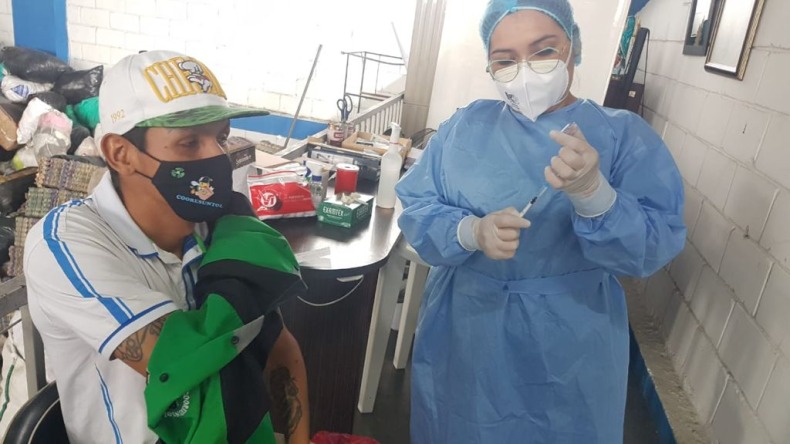 'Empresas por la vacunación': iniciativa para inmunizar contra COVID-19 a recicladores en el Tolima