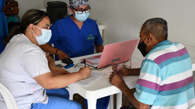Vendedores de lotería en Ibagué fueron vacunados contra el COVID-19 en la Casa del Lotero