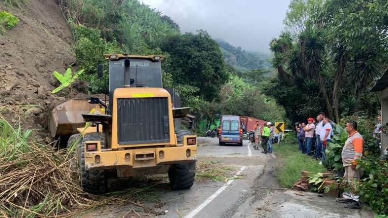 Otra vez: cierran el paso vehicular en la vía Ibagué - La Línea - Calarcá