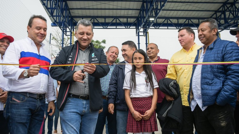 Gobernación del Tolima entregó dos polideportivos en Valle de San Juan