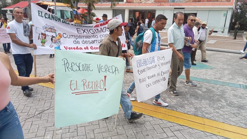 Habitantes y comerciantes del Cañón del Combeima le exigen a Hurtado que cumpla sus promesas de campaña