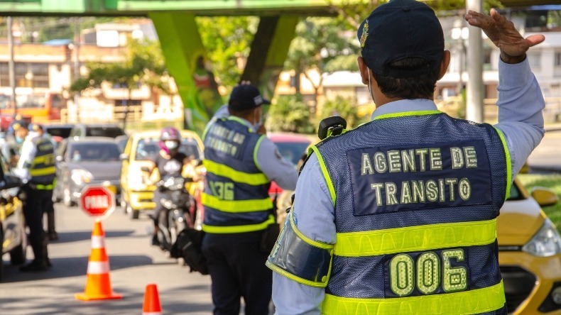 Abren investigación contra agente de tránsito de Ibagué que habría realizado trámites ilegales