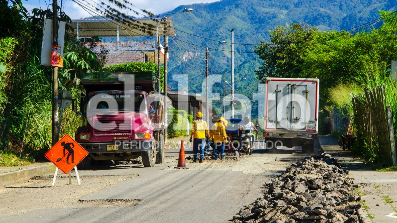 Alcaldía de Ibagué adelanta pavimentación en vía principal de Cañaveral
