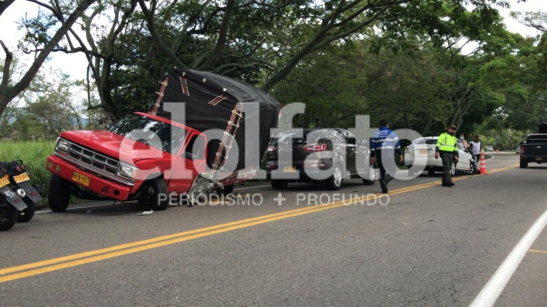 Tres vehículos involucrados en fuerte accidente de tránsito en la vía Ibagué – Alvarado 