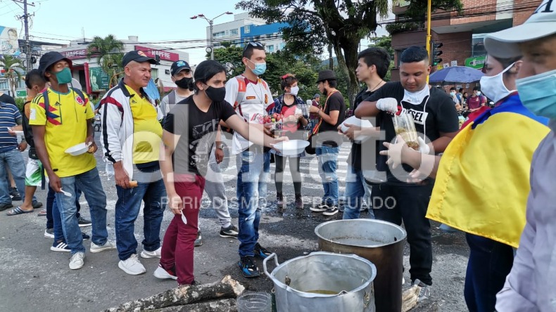 Manifestantes hicieron 'sancochada' en la calle 37 de Ibagué 