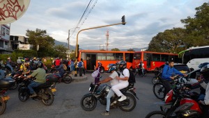 Con un nuevo bloqueo continúa el séptimo día del paro transportador en Ibagué 