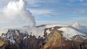 Volcán Nevado del Ruiz continúa muy inestable