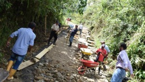 Veredas en Ibagué hicieron colecta para construir placas huellas ante incumplimientos de la Alcaldía
