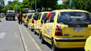 Taxistas en Ibagué piden alza de $500 en tarifa mínima